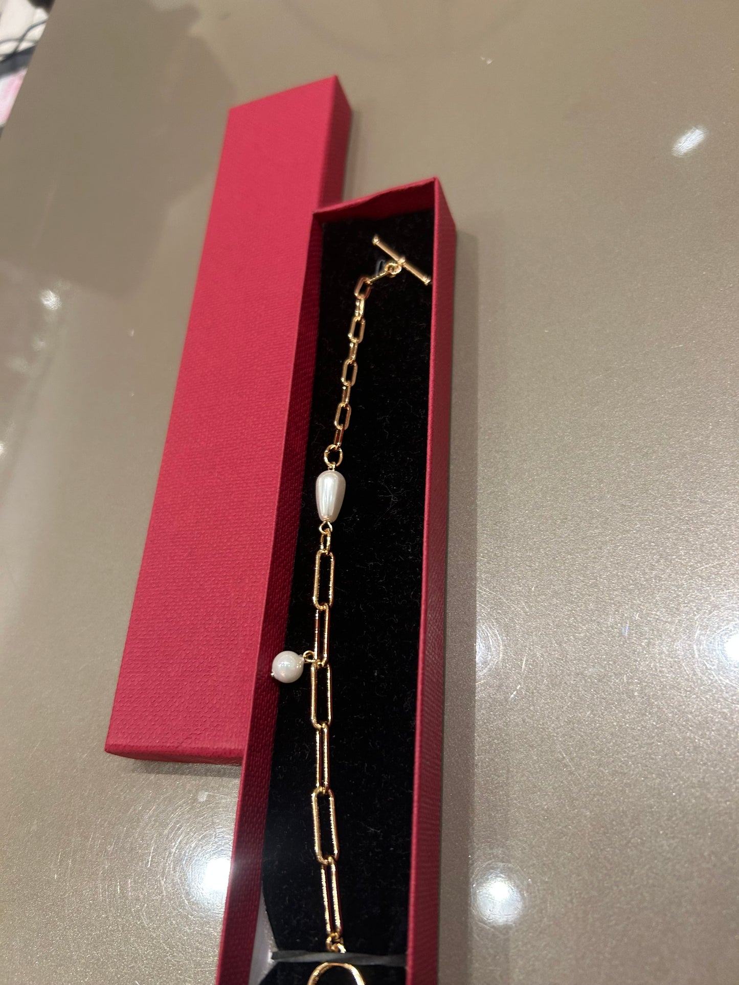 Narukvica u poklon kutiji